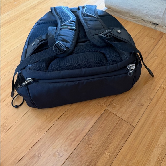 SwissGear Black  Commuter Laptop Backpack main image 6